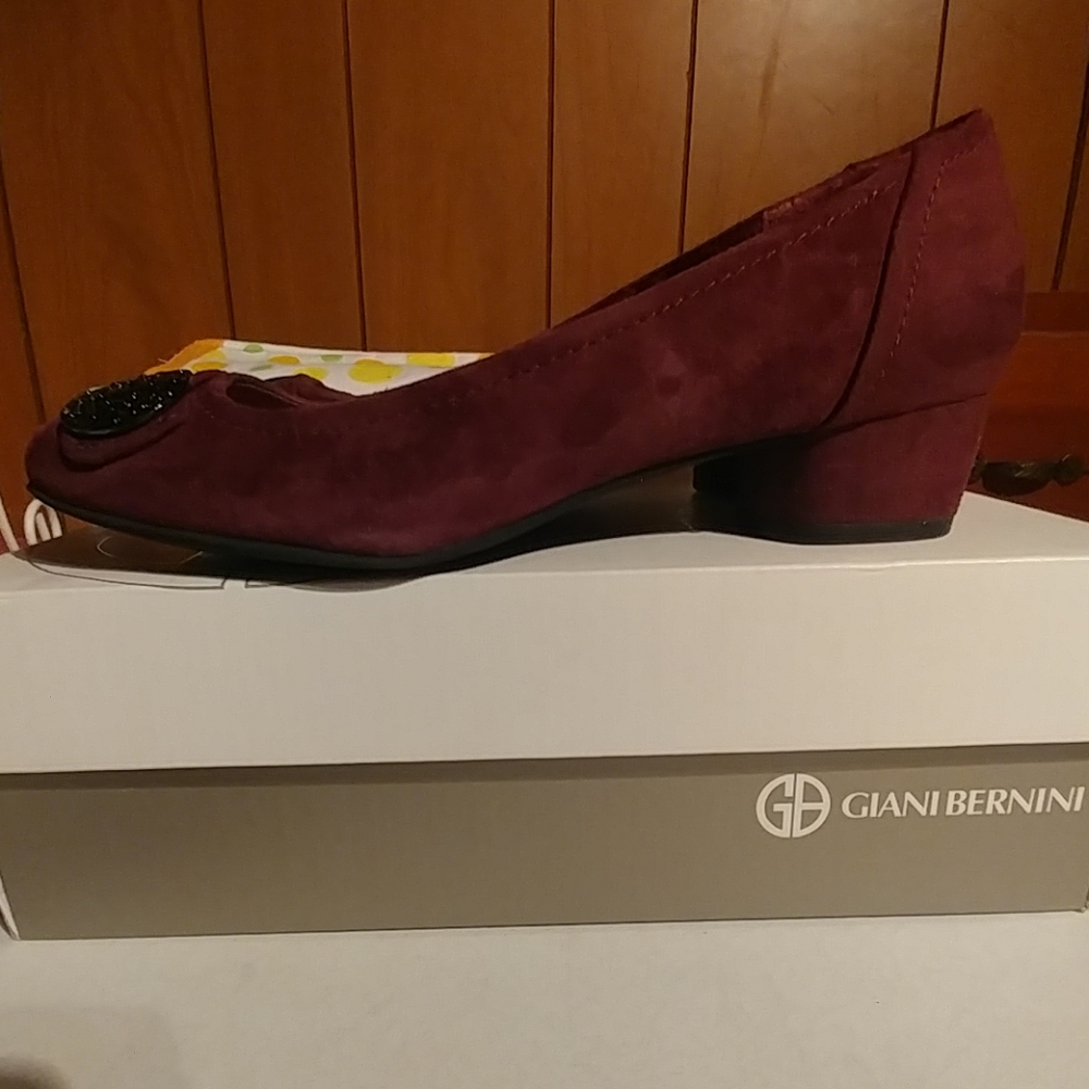 Giani Bernini low chunk heel plum burgundy EUC - Picture 2 of 7